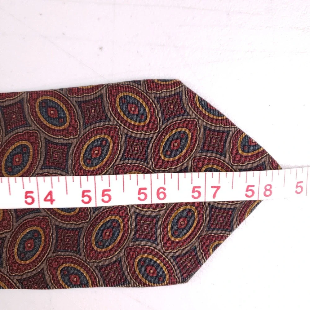 Tom James Mens Silk Tie Burgundy Navy Gold Geometric Medallion Classic 3.75 Inch